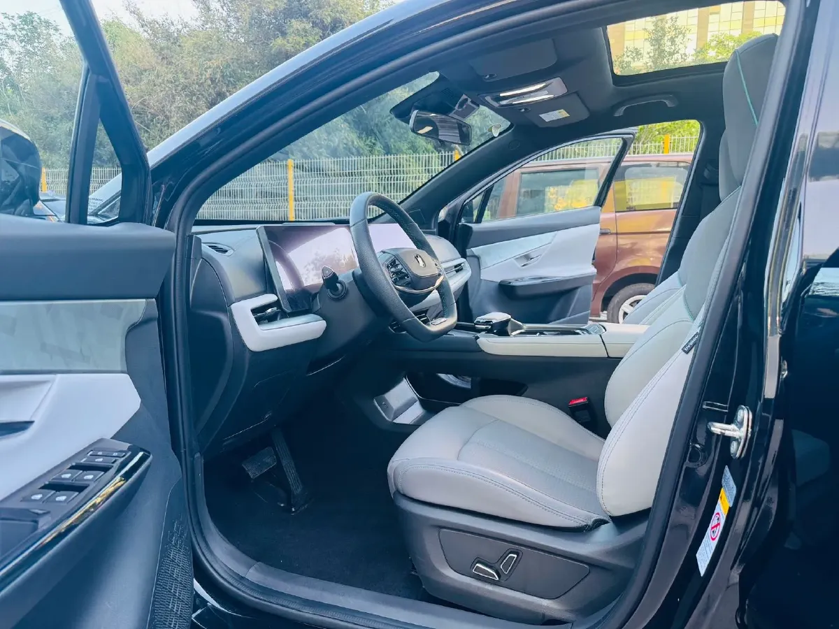 2023 ChangAn UNI-T 1.5T 188HP L4 7DCT,autocango,china used car exporter,china ev exporter,chinese used car exporter,chinese used ev exporter