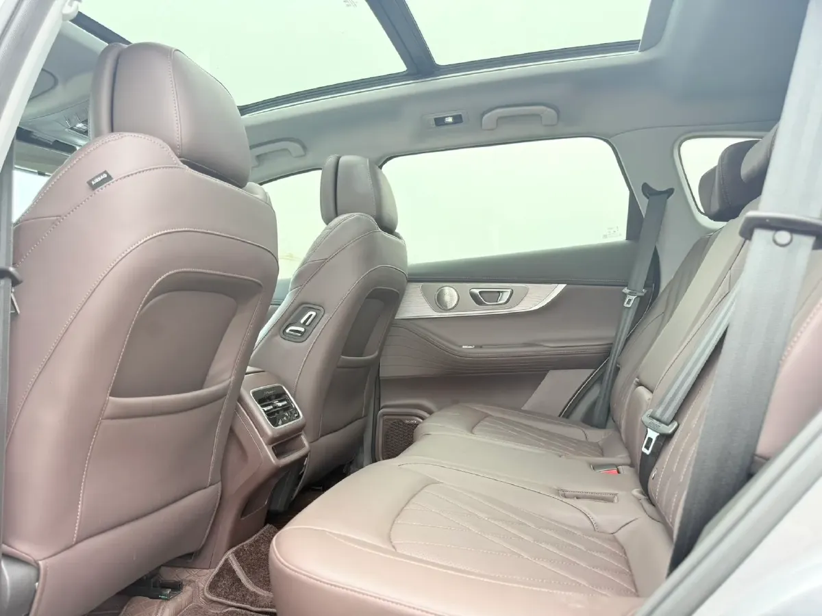 2025 Chery Tiggo 8 PRO 1.6T 197HP L4 7DCT,autocango,china used car exporter,china ev exporter,chinese used car exporter,chinese used ev exporter