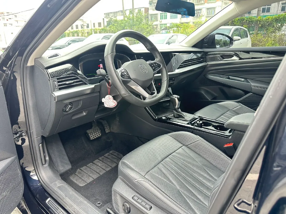2022 Xpeng P7 BEV 60.2KWH,autocango,china used car exporter,china ev exporter,chinese used car exporter,chinese used ev exporter