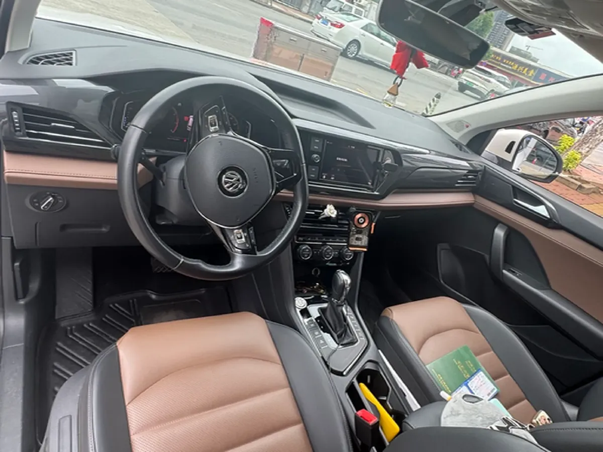 2019 MINI MINI 1.5T 102HP L3 7DCT,autocango,china used car exporter,china ev exporter,chinese used car exporter,chinese used ev exporter