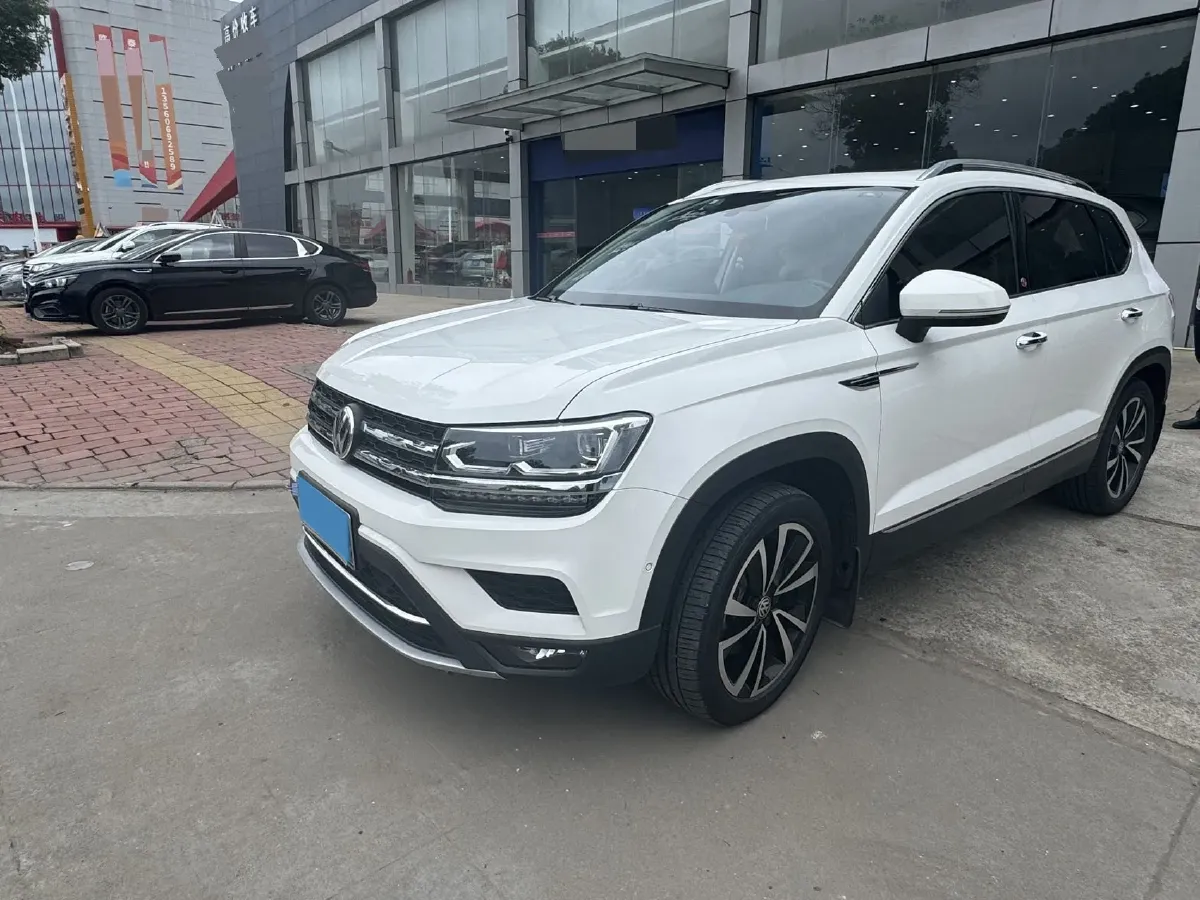 2019 MINI MINI 1.5T 102HP L3 7DCT,autocango,china used car exporter,china ev exporter,chinese used car exporter,chinese used ev exporter