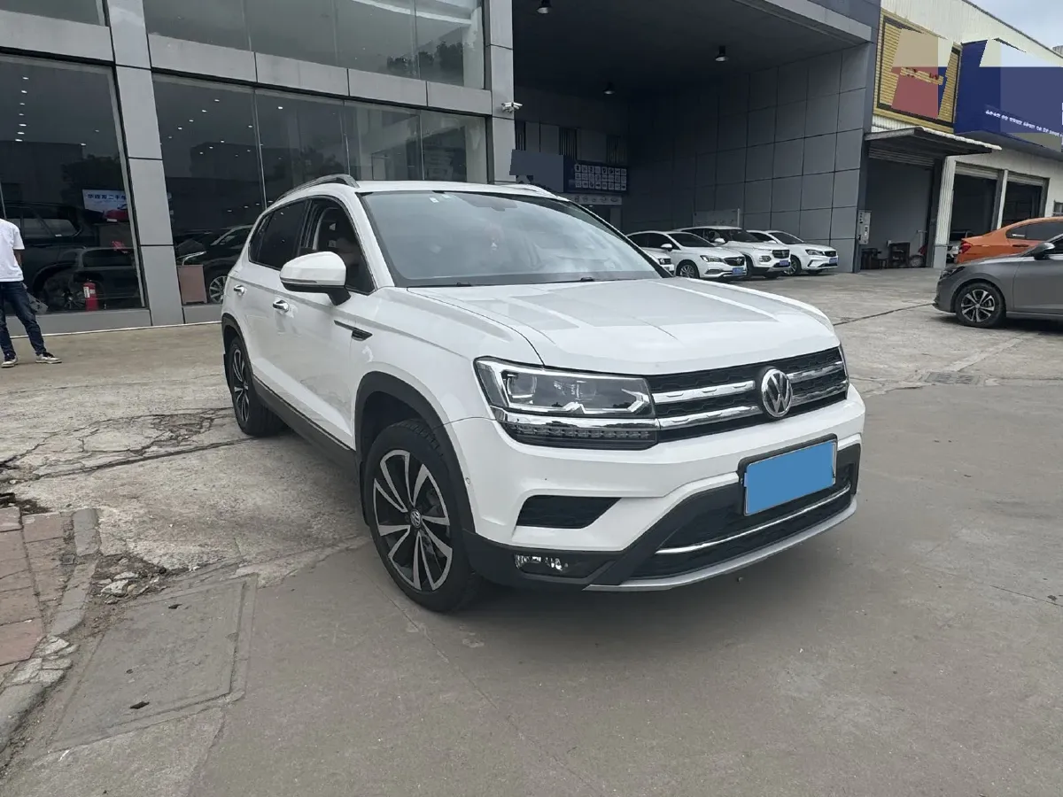 2019 MINI MINI 1.5T 102HP L3 7DCT,autocango,china used car exporter,china ev exporter,chinese used car exporter,chinese used ev exporter