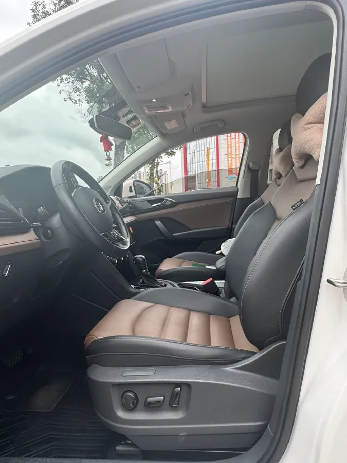 2019 MINI MINI 1.5T 102HP L3 7DCT,autocango,china used car exporter,china ev exporter,chinese used car exporter,chinese used ev exporter
