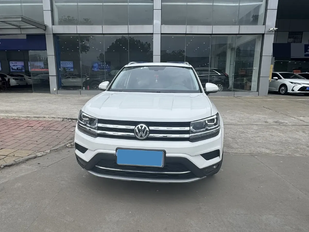 2019 MINI MINI 1.5T 102HP L3 7DCT,autocango,china used car exporter,china ev exporter,chinese used car exporter,chinese used ev exporter
