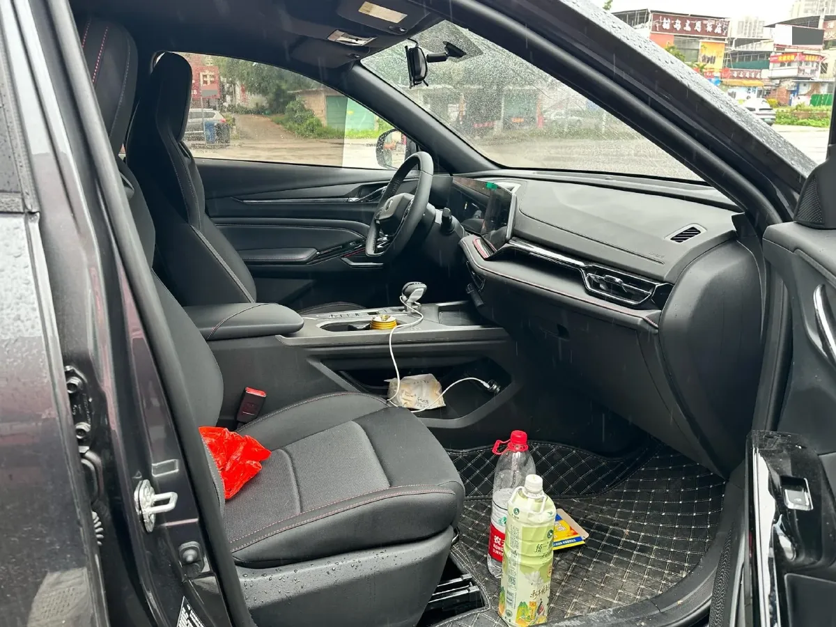 2025 ChangAn X5 PLUS 1.5T 188HP L4 7DCT,autocango,china used car exporter,china ev exporter,chinese used car exporter,chinese used ev exporter