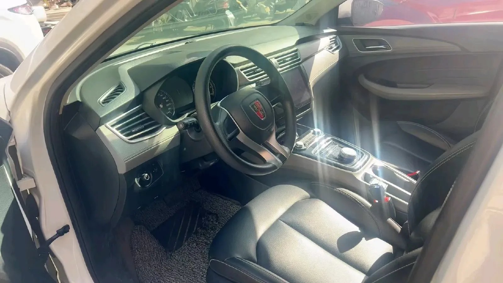 2018 Roewe Ei5 BEV 35KWH,autocango,china used car exporter,china ev exporter,chinese used car exporter,chinese used ev exporter