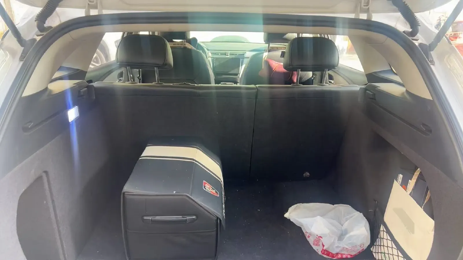 2018 Roewe Ei5 BEV 35KWH,autocango,china used car exporter,china ev exporter,chinese used car exporter,chinese used ev exporter