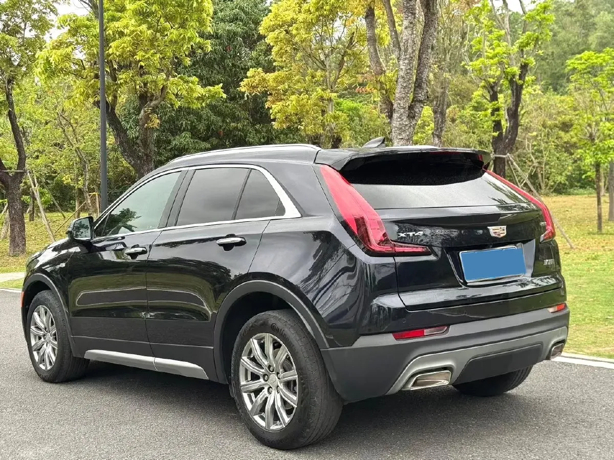2022 Cadillac XT4 2.0T 237HP L4 9AT,autocango,china used car exporter,china ev exporter,chinese used car exporter,chinese used ev exporter