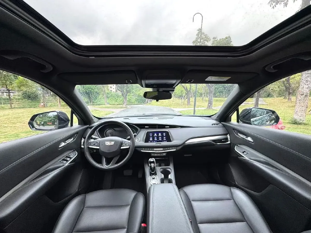 2022 Cadillac XT4 2.0T 237HP L4 9AT,autocango,china used car exporter,china ev exporter,chinese used car exporter,chinese used ev exporter