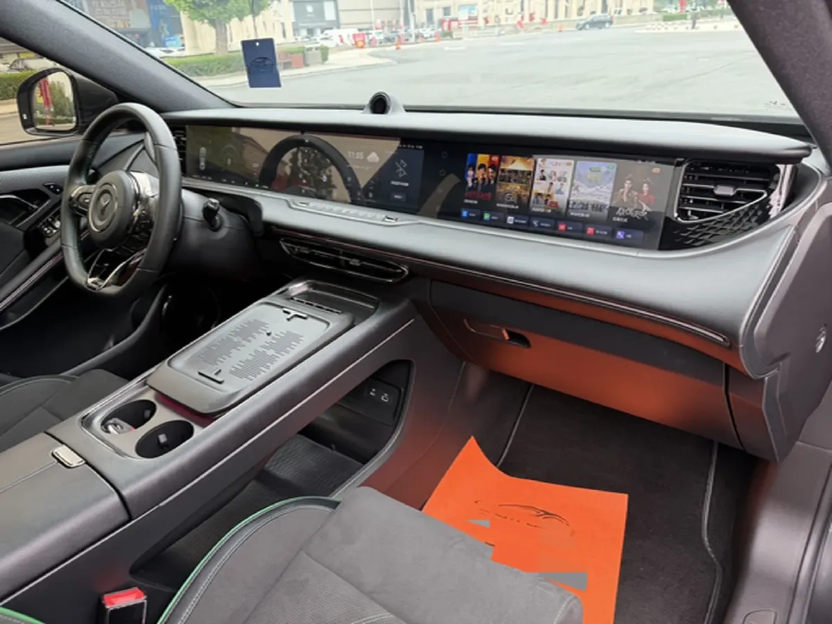 2025 Voyah FREE 1.5T 150HP L4 REEV 43KWH,autocango,china used car exporter,china ev exporter,chinese used car exporter,chinese used ev exporter
