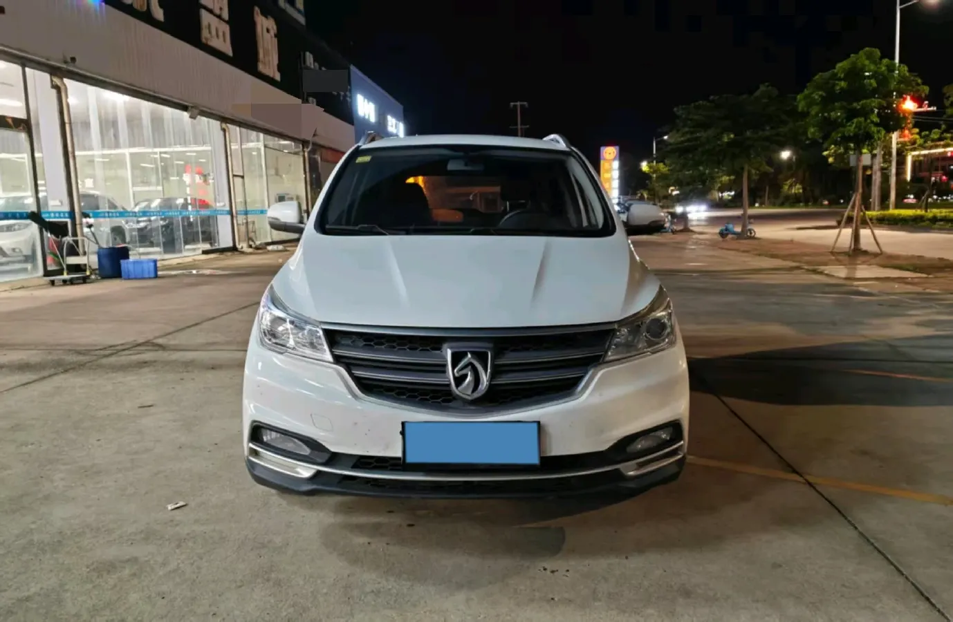 2019 BaoJun 730 1.5L 105HP L4 6MT,autocango,china used car exporter,china ev exporter,chinese used car exporter,chinese used ev exporter