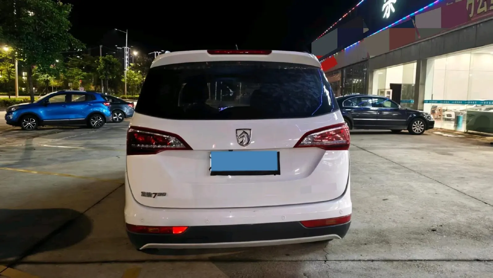 2019 BaoJun 730 1.5L 105HP L4 6MT,autocango,china used car exporter,china ev exporter,chinese used car exporter,chinese used ev exporter