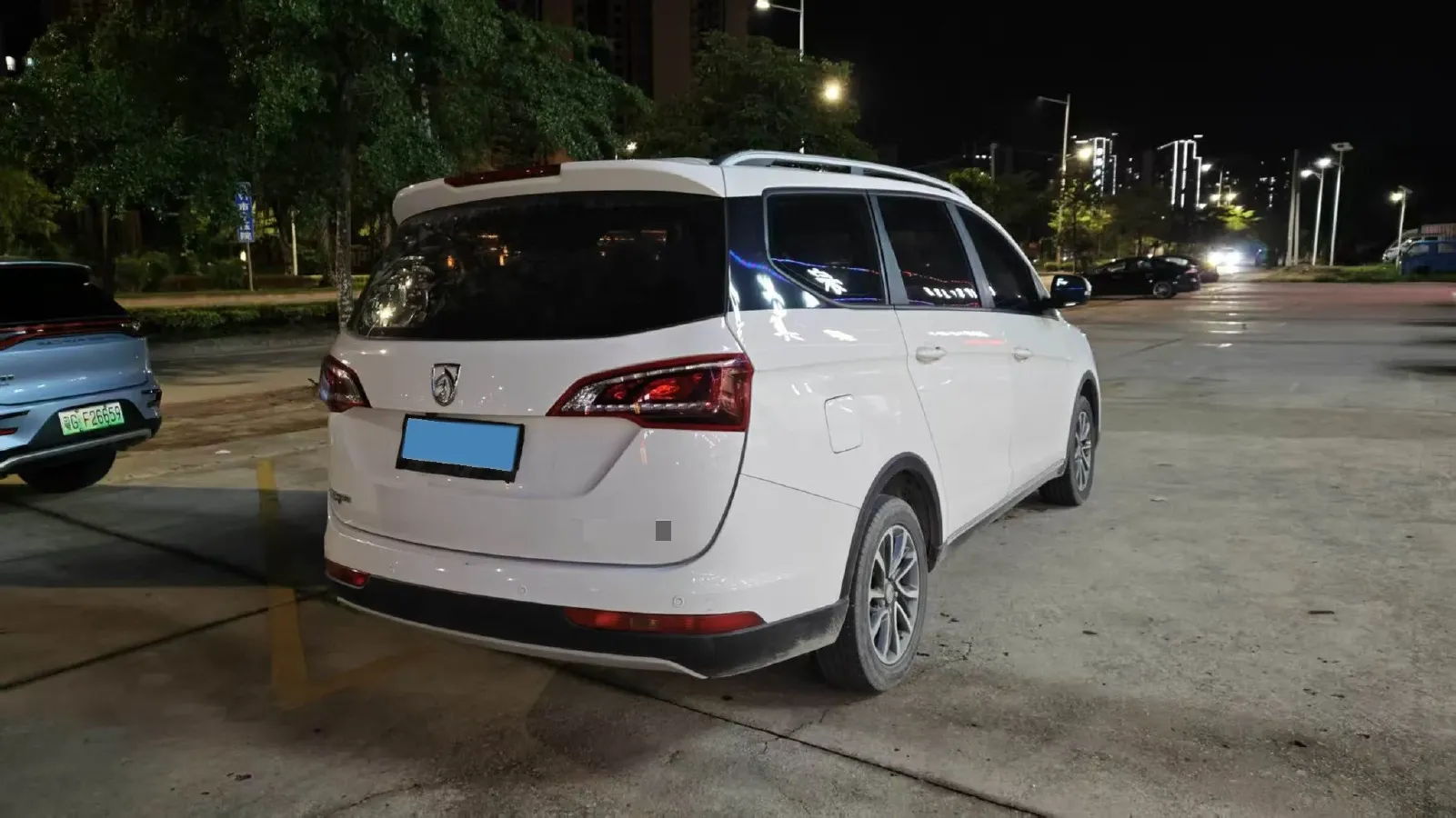 2019 BaoJun 730 1.5L 105HP L4 6MT,autocango,china used car exporter,china ev exporter,chinese used car exporter,chinese used ev exporter
