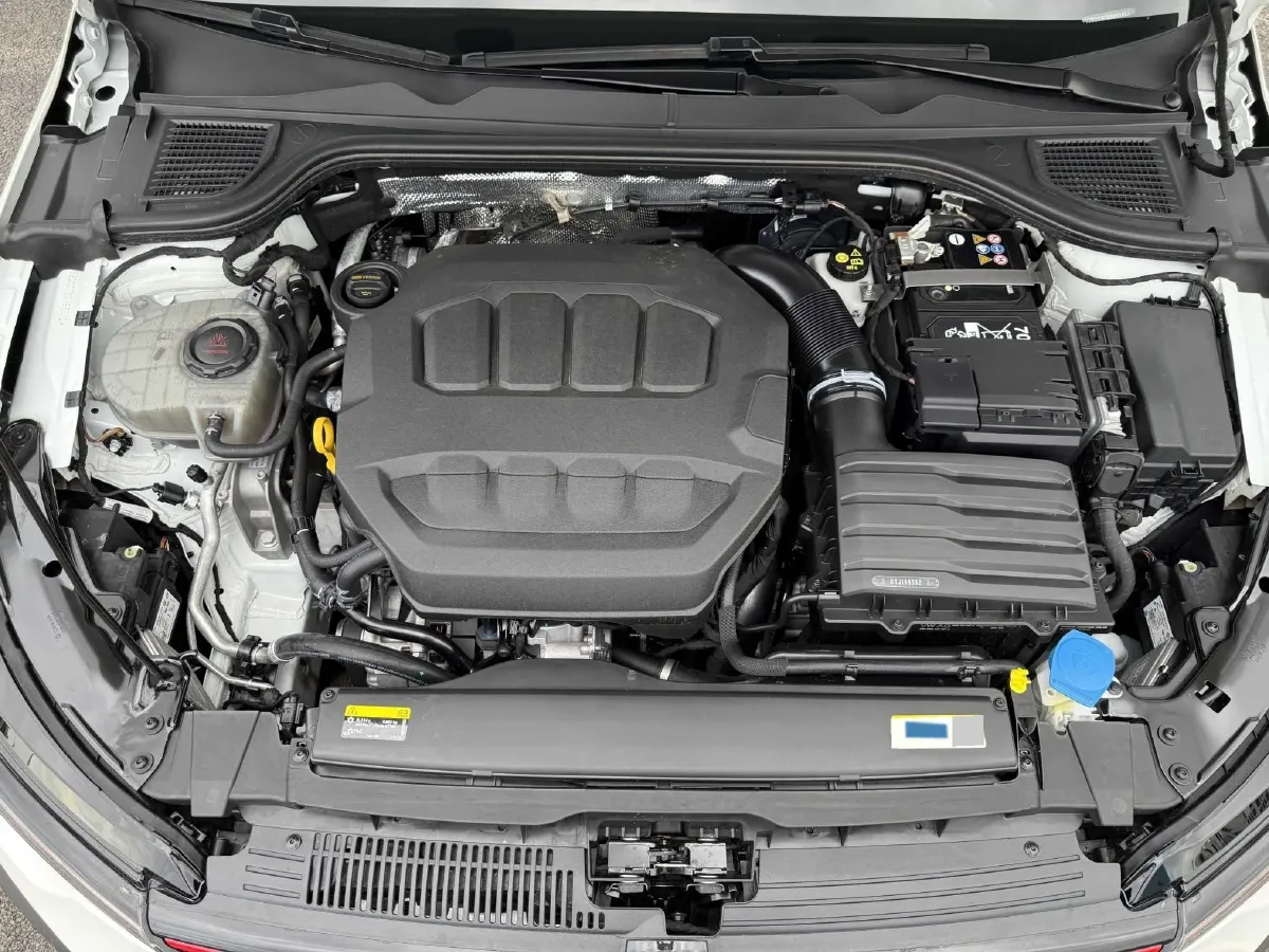 2025 Volkswagen GolfGTI 2.0T 220HP L4 7DCT,autocango,china used car exporter,china ev exporter,chinese used car exporter,chinese used ev exporter