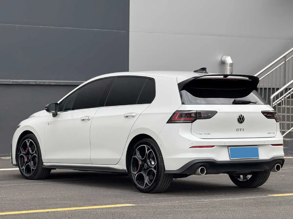2025 Volkswagen GolfGTI 2.0T 220HP L4 7DCT,autocango,china used car exporter,china ev exporter,chinese used car exporter,chinese used ev exporter