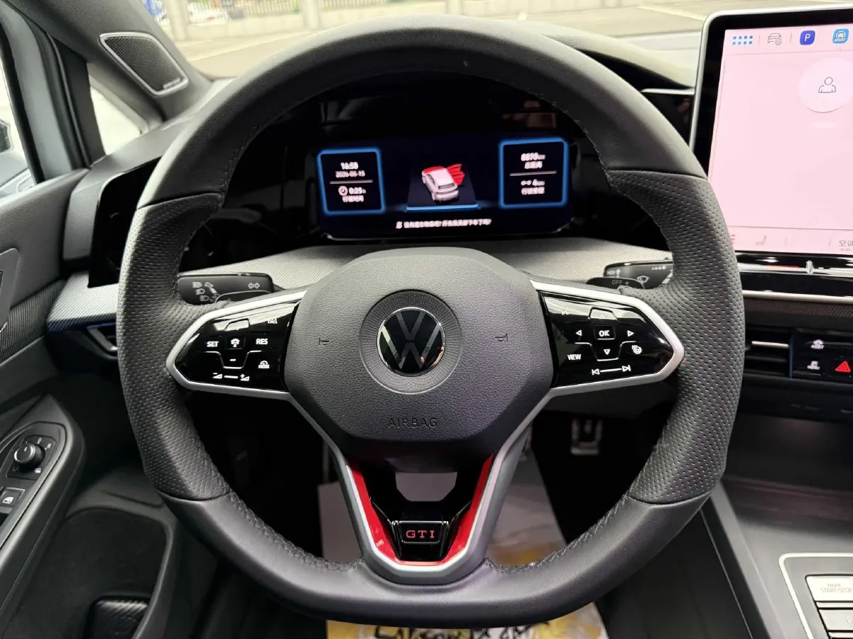 2025 Volkswagen GolfGTI 2.0T 220HP L4 7DCT,autocango,china used car exporter,china ev exporter,chinese used car exporter,chinese used ev exporter