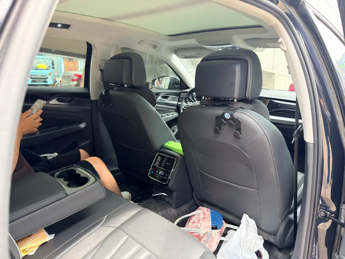 2024 Volkswagen Passat 2.0T 220HP L4 7DCT,autocango,china used car exporter,china ev exporter,chinese used car exporter,chinese used ev exporter