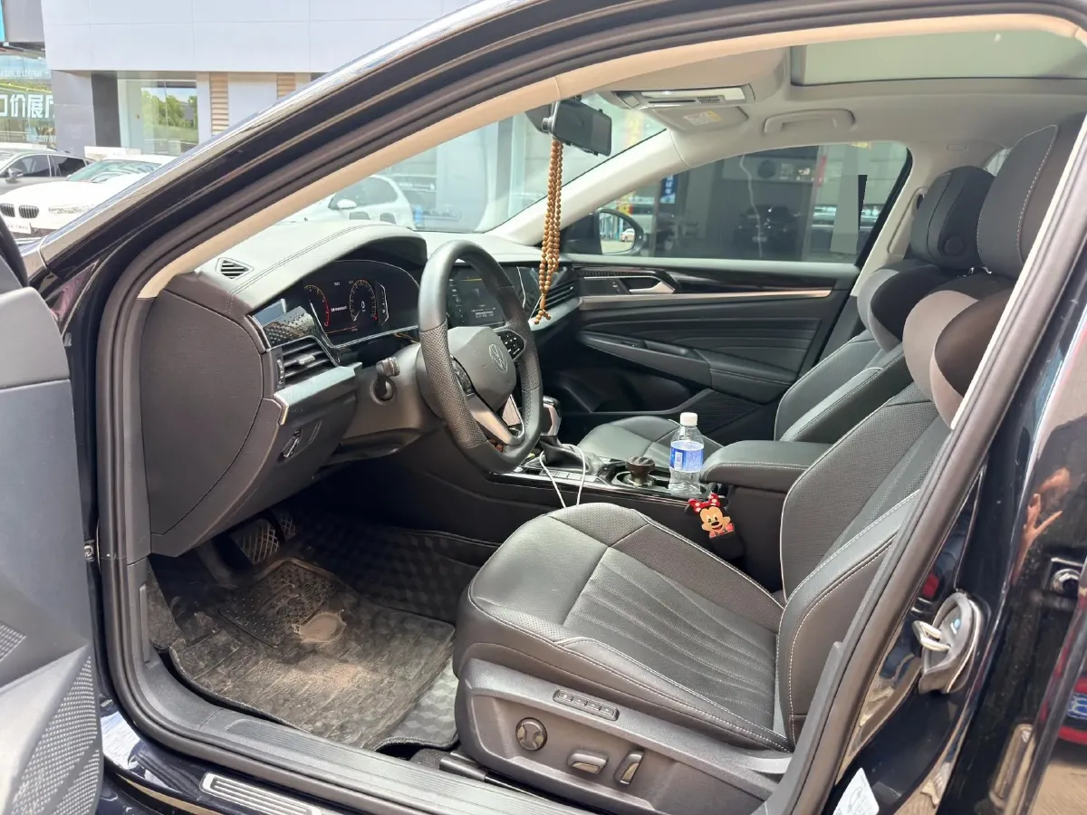 2024 Volkswagen Passat 2.0T 220HP L4 7DCT,autocango,china used car exporter,china ev exporter,chinese used car exporter,chinese used ev exporter