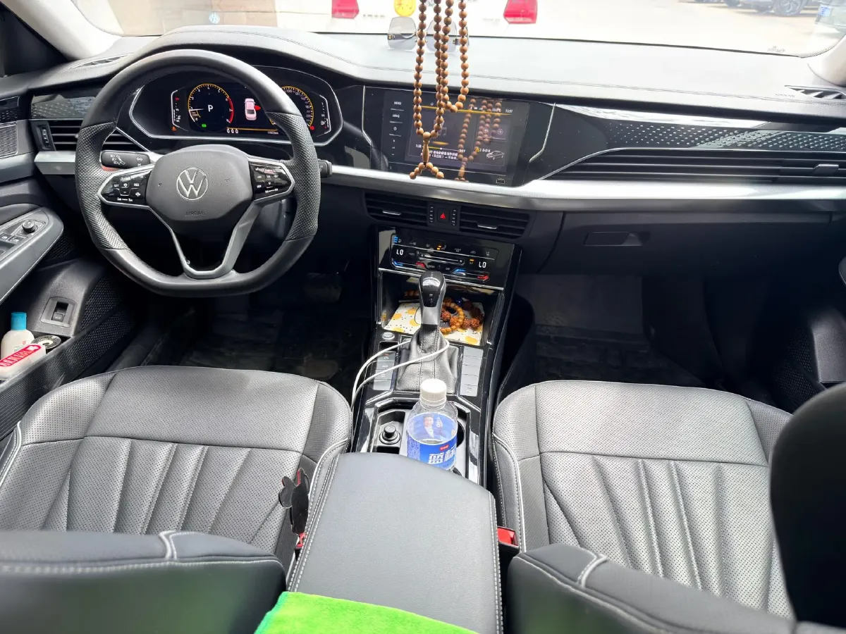 2024 Volkswagen Passat 2.0T 220HP L4 7DCT,autocango,china used car exporter,china ev exporter,chinese used car exporter,chinese used ev exporter