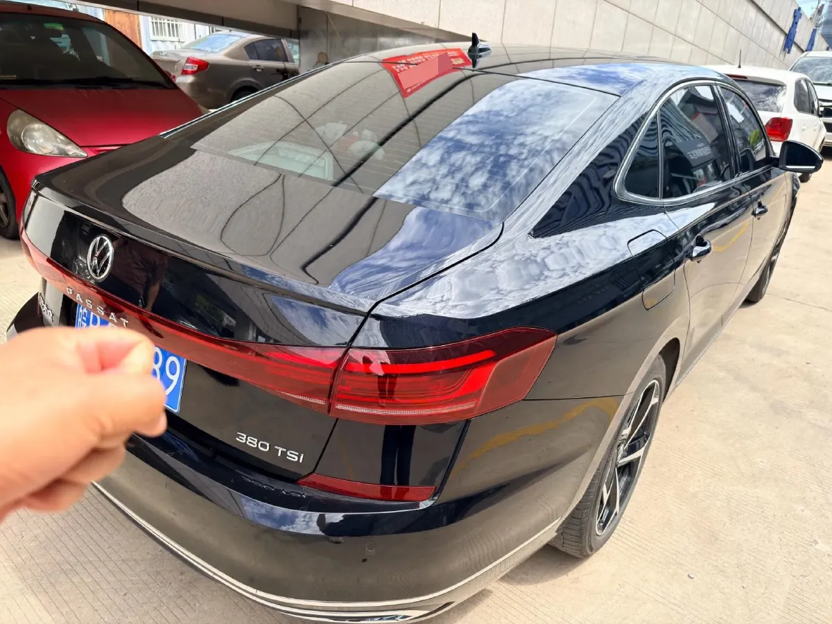 2024 Volkswagen Passat 2.0T 220HP L4 7DCT,autocango,china used car exporter,china ev exporter,chinese used car exporter,chinese used ev exporter