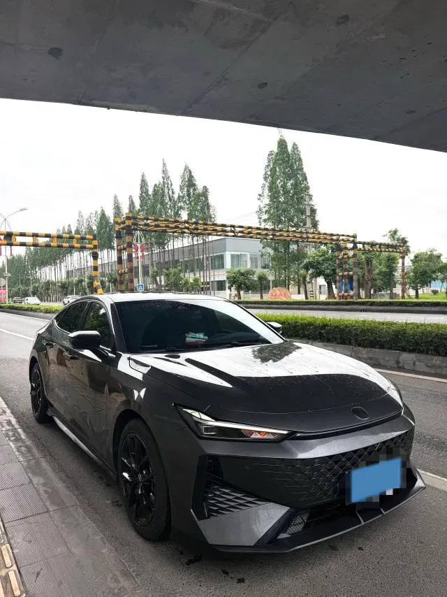 2024 ChangAn UNI-V 1.5T 188HP L4 7DCT,autocango,china used car exporter,china ev exporter,chinese used car exporter,chinese used ev exporter