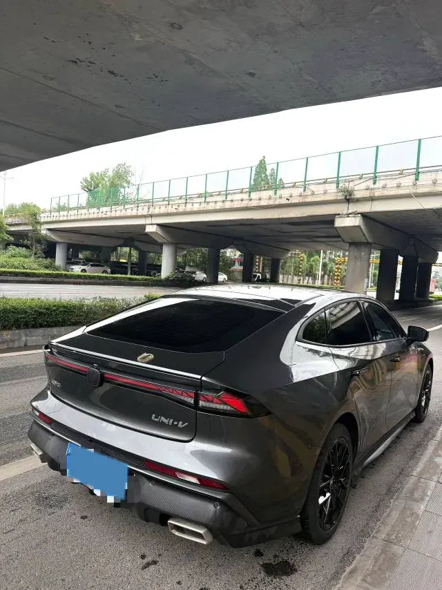 2024 ChangAn UNI-V 1.5T 188HP L4 7DCT,autocango,china used car exporter,china ev exporter,chinese used car exporter,chinese used ev exporter