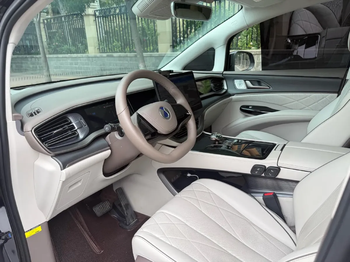 2022 HongQi HS7 3.0T 337HP V6 8AT,autocango,china used car exporter,china ev exporter,chinese used car exporter,chinese used ev exporter
