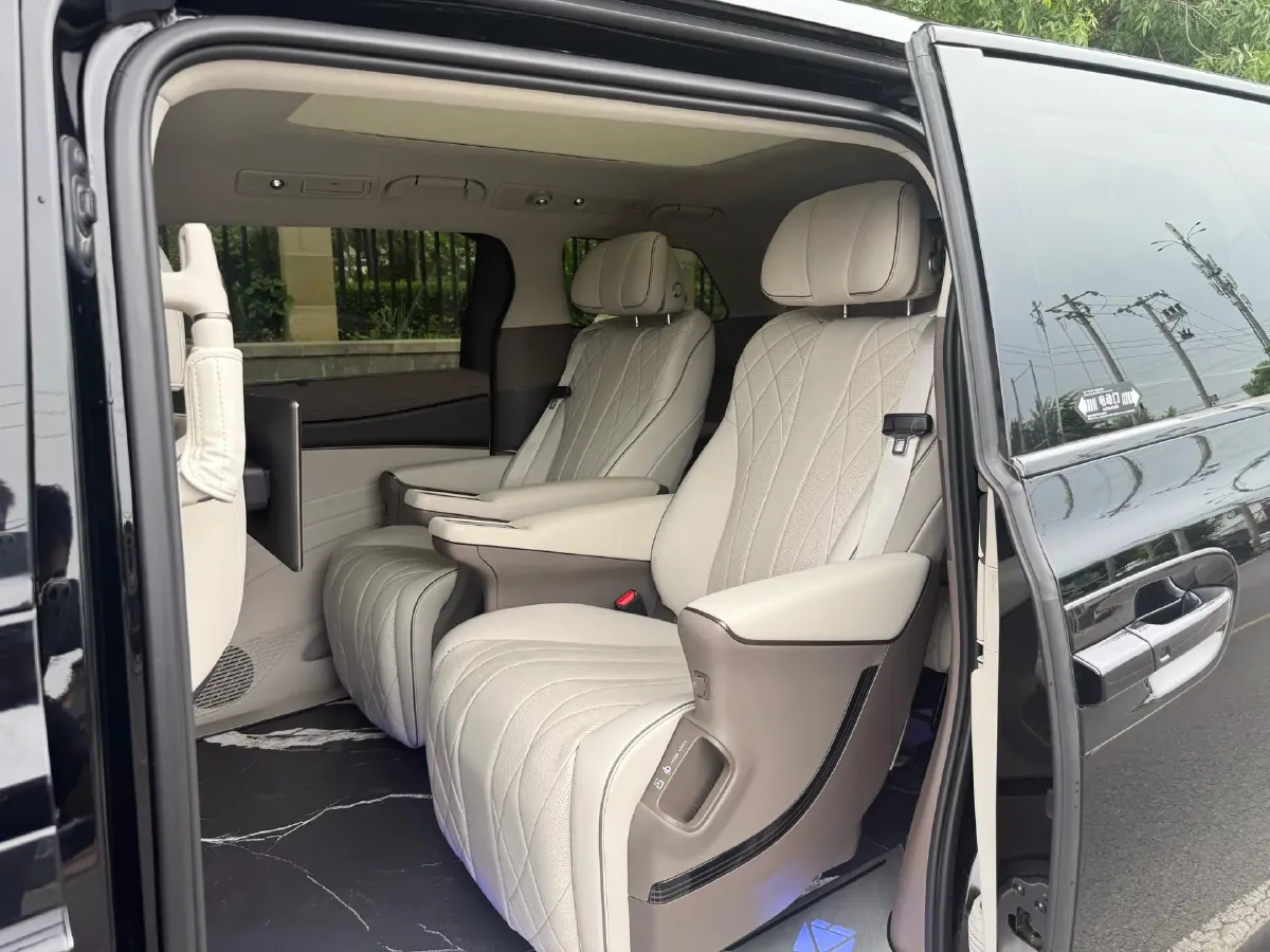 2022 HongQi HS7 3.0T 337HP V6 8AT,autocango,china used car exporter,china ev exporter,chinese used car exporter,chinese used ev exporter