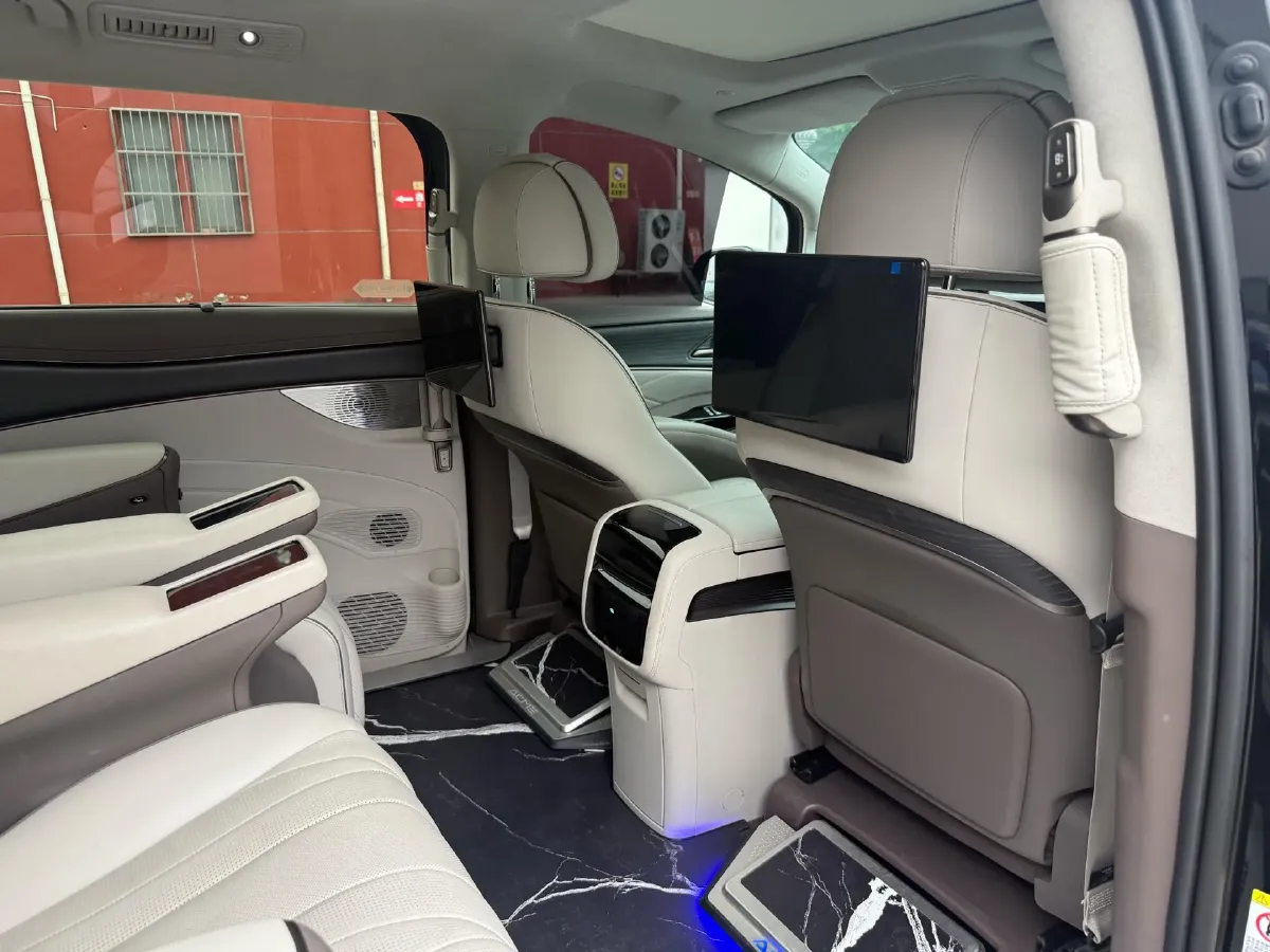 2022 HongQi HS7 3.0T 337HP V6 8AT,autocango,china used car exporter,china ev exporter,chinese used car exporter,chinese used ev exporter