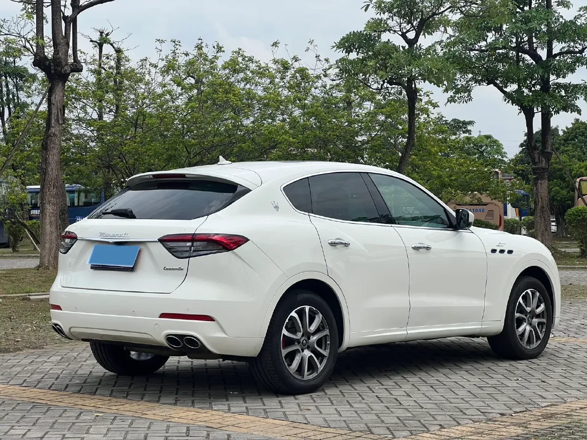 2022 Maserati Levante 2.0T 330HP L4 8AT,autocango,china used car exporter,china ev exporter,chinese used car exporter,chinese used ev exporter