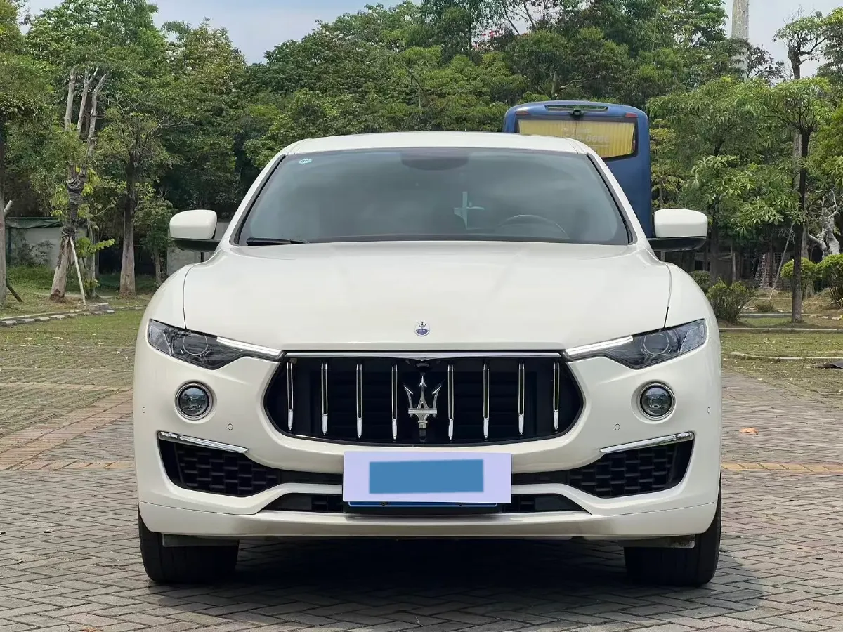 2022 Maserati Levante 2.0T 330HP L4 8AT,autocango,china used car exporter,china ev exporter,chinese used car exporter,chinese used ev exporter
