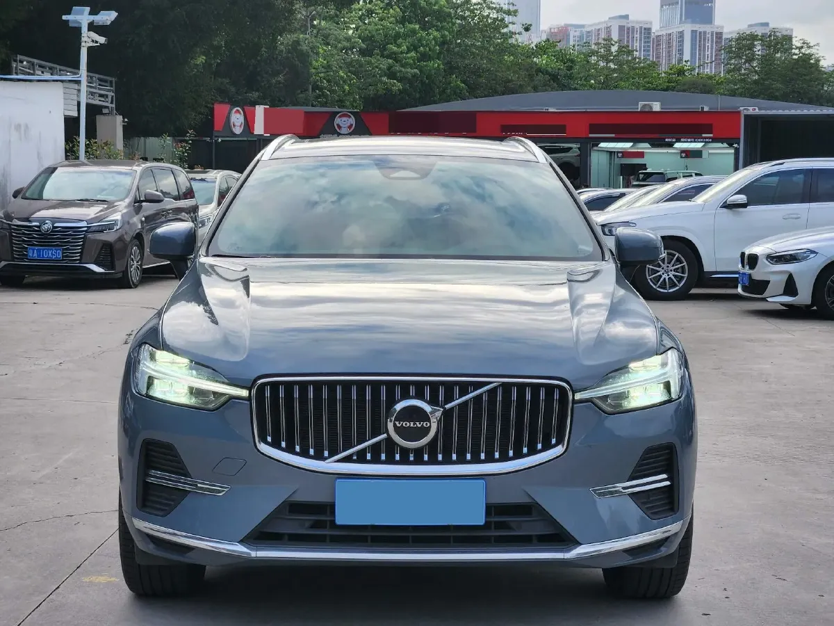 2022 Volvo XC60 2.0T 250HP L4 8AT,autocango,china used car exporter,china ev exporter,chinese used car exporter,chinese used ev exporter