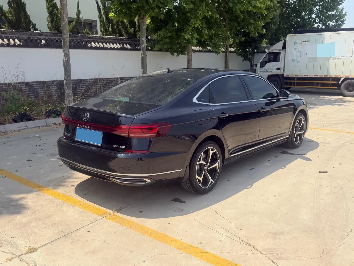 2024 Volkswagen Passat 2.0T 220HP L4 7DCT,autocango,china used car exporter,china ev exporter,chinese used car exporter,chinese used ev exporter