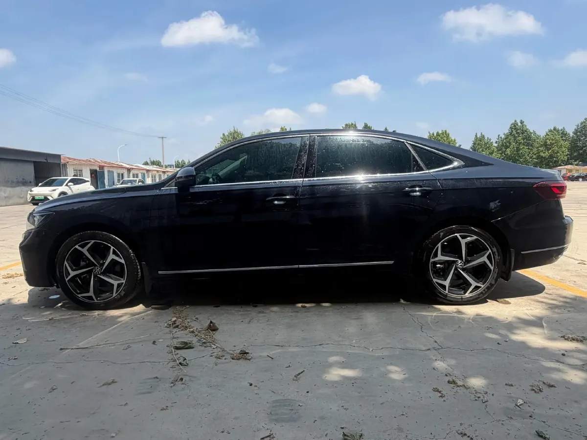 2024 Volkswagen Passat 2.0T 220HP L4 7DCT,autocango,china used car exporter,china ev exporter,chinese used car exporter,chinese used ev exporter
