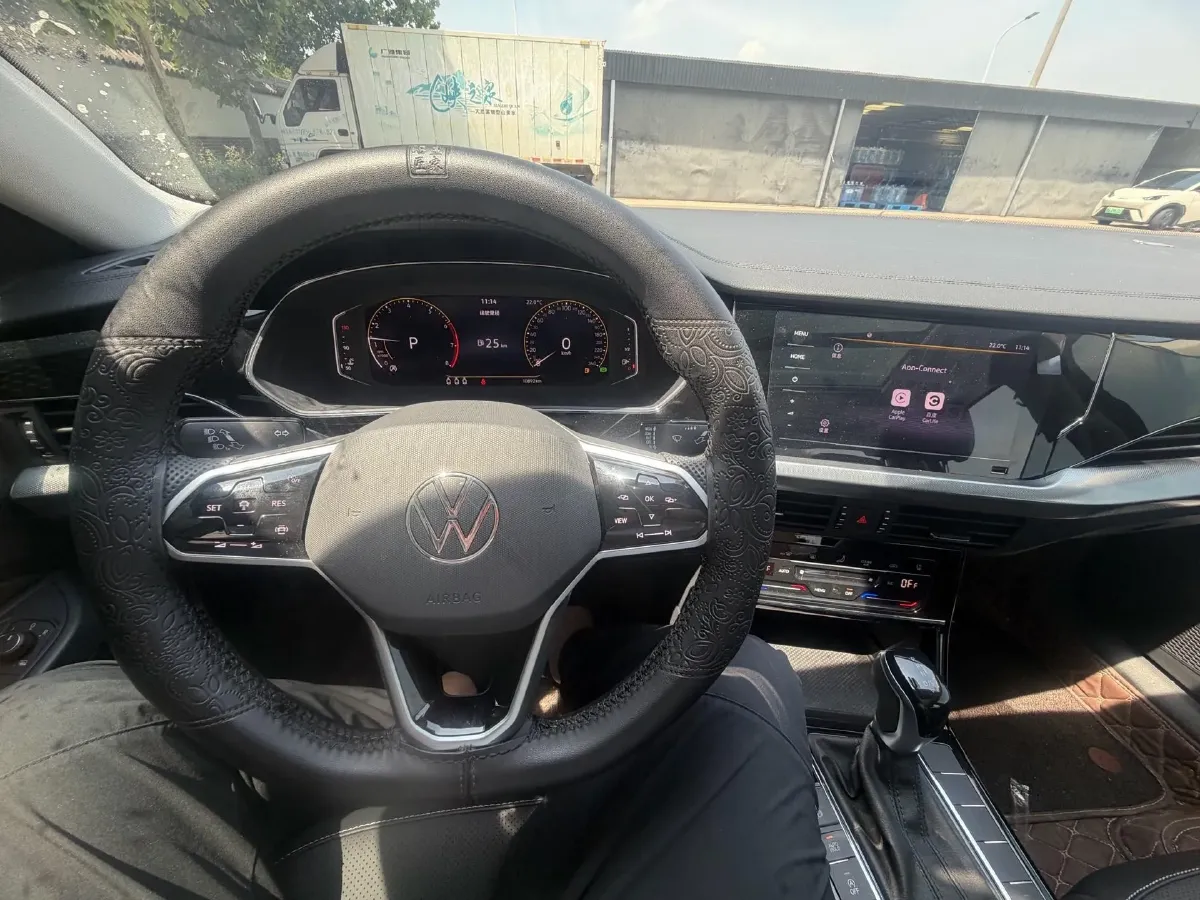 2024 Volkswagen Passat 2.0T 220HP L4 7DCT,autocango,china used car exporter,china ev exporter,chinese used car exporter,chinese used ev exporter