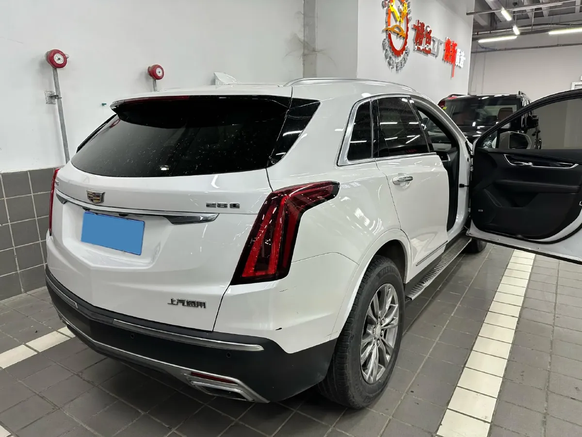 2020 Cadillac XT5 2.0T 241HP L4 9AT,autocango,china used car exporter,china ev exporter,chinese used car exporter,chinese used ev exporter
