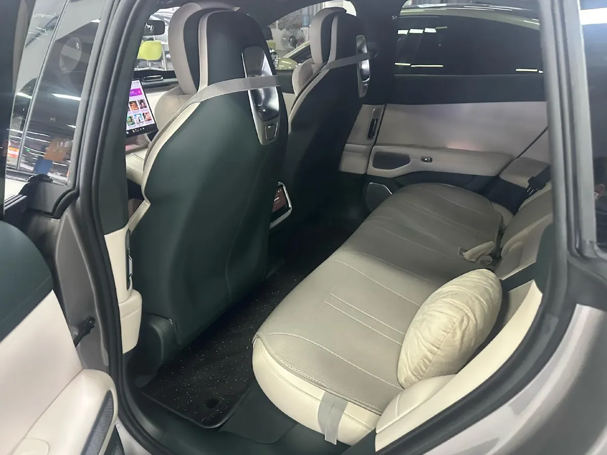 2025 MI YU7 BEV 101.7KWH,autocango,china used car exporter,china ev exporter,chinese used car exporter,chinese used ev exporter