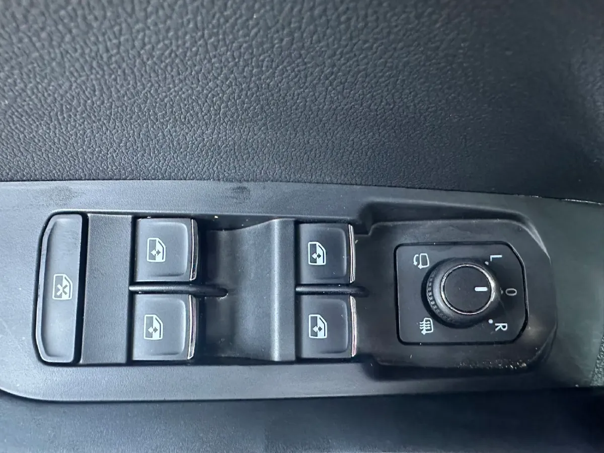 2024 Skoda Karoq 1.4T 150HP L4 7DCT,autocango,china used car exporter,china ev exporter,chinese used car exporter,chinese used ev exporter