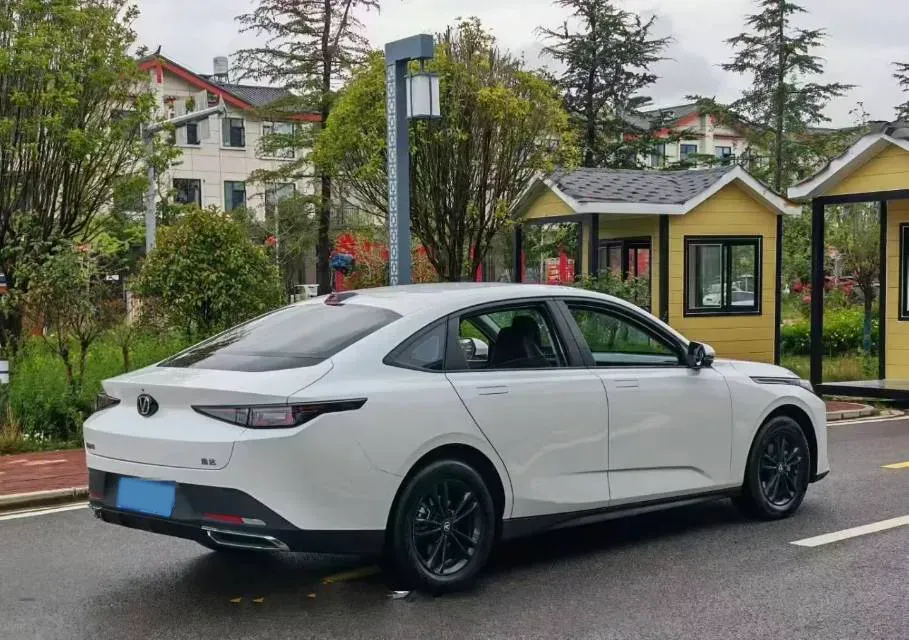2023 ChangAn Lamore 1.5T 170HP L4 7DCT,autocango,china used car exporter,china ev exporter,chinese used car exporter,chinese used ev exporter