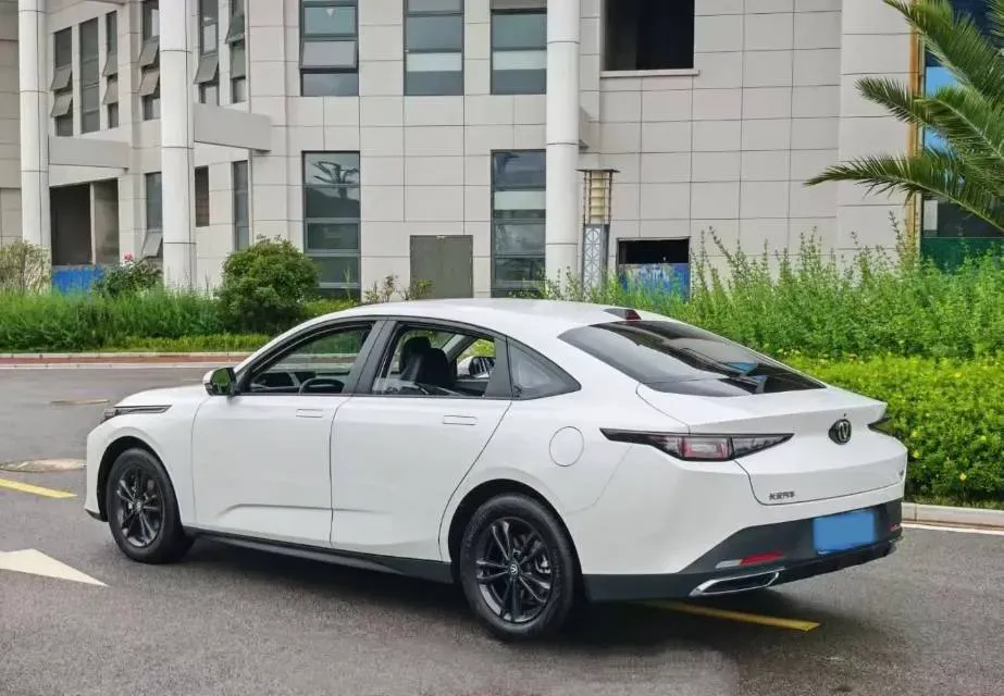 2023 ChangAn Lamore 1.5T 170HP L4 7DCT,autocango,china used car exporter,china ev exporter,chinese used car exporter,chinese used ev exporter