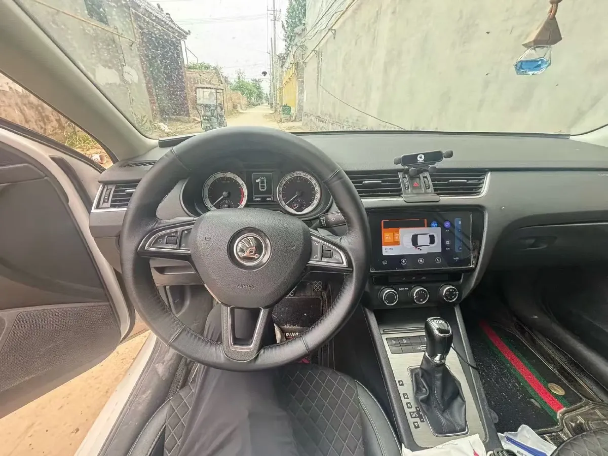 2019 Skoda Octavia 1.2T 116HP L4 7DCT,autocango,china used car exporter,china ev exporter,chinese used car exporter,chinese used ev exporter