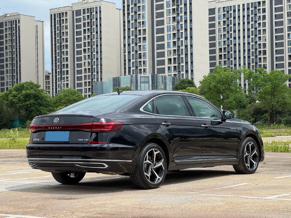 2024 Volkswagen Passat 2.0T 220HP L4 7DCT,autocango,china used car exporter,china ev exporter,chinese used car exporter,chinese used ev exporter