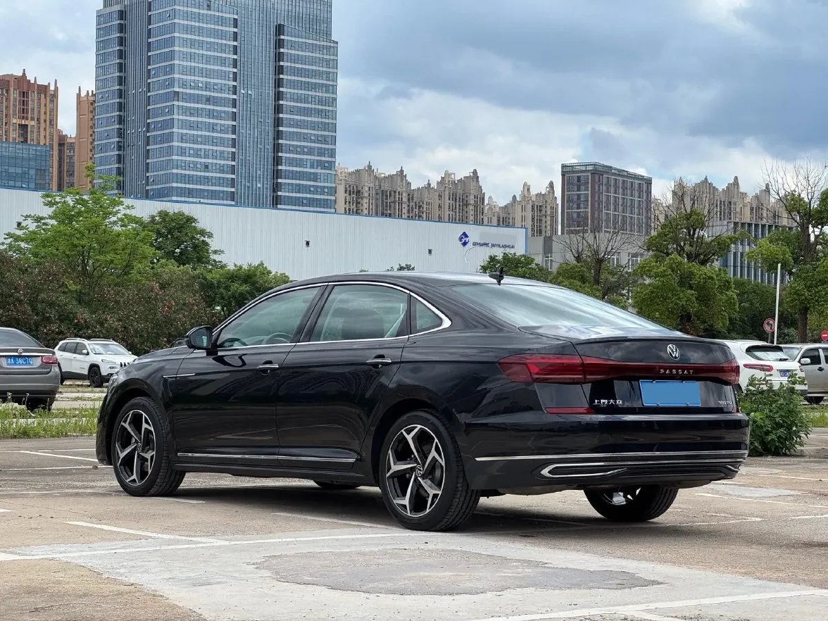 2024 Volkswagen Passat 2.0T 220HP L4 7DCT,autocango,china used car exporter,china ev exporter,chinese used car exporter,chinese used ev exporter