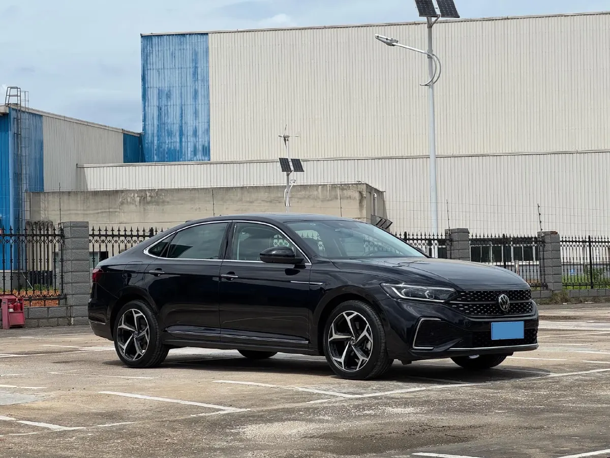 2024 Volkswagen Passat 2.0T 220HP L4 7DCT,autocango,china used car exporter,china ev exporter,chinese used car exporter,chinese used ev exporter