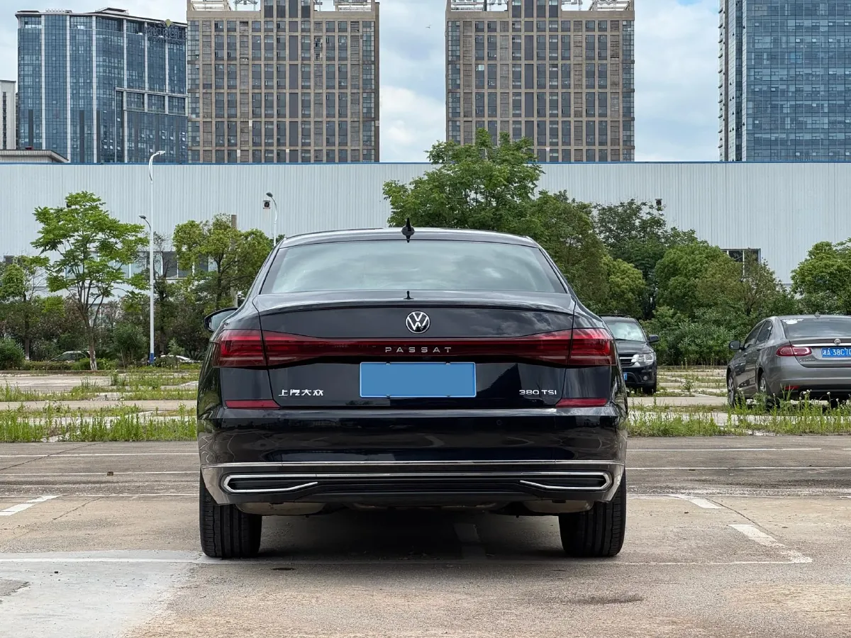 2024 Volkswagen Passat 2.0T 220HP L4 7DCT,autocango,china used car exporter,china ev exporter,chinese used car exporter,chinese used ev exporter