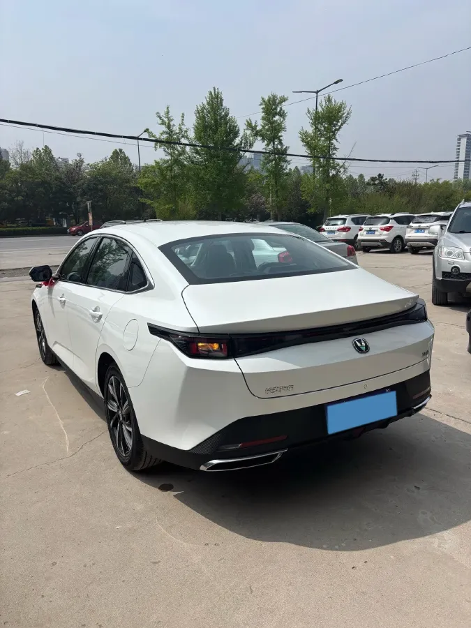 2025 ChangAn Eado 1.5T 192HP L4 7DCT,autocango,china used car exporter,china ev exporter,chinese used car exporter,chinese used ev exporter