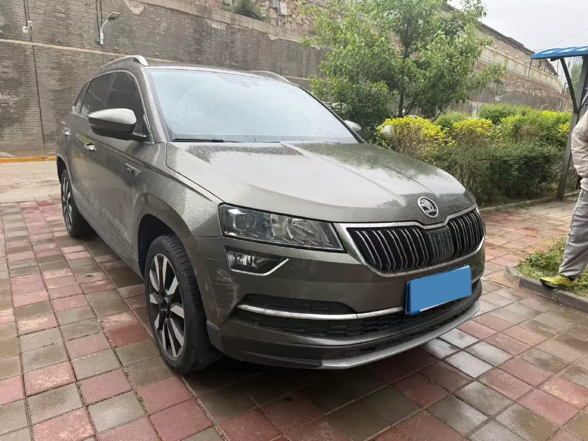 2020 Skoda Karoq 1.4T 150HP L4 7DCT,autocango,china used car exporter,china ev exporter,chinese used car exporter,chinese used ev exporter