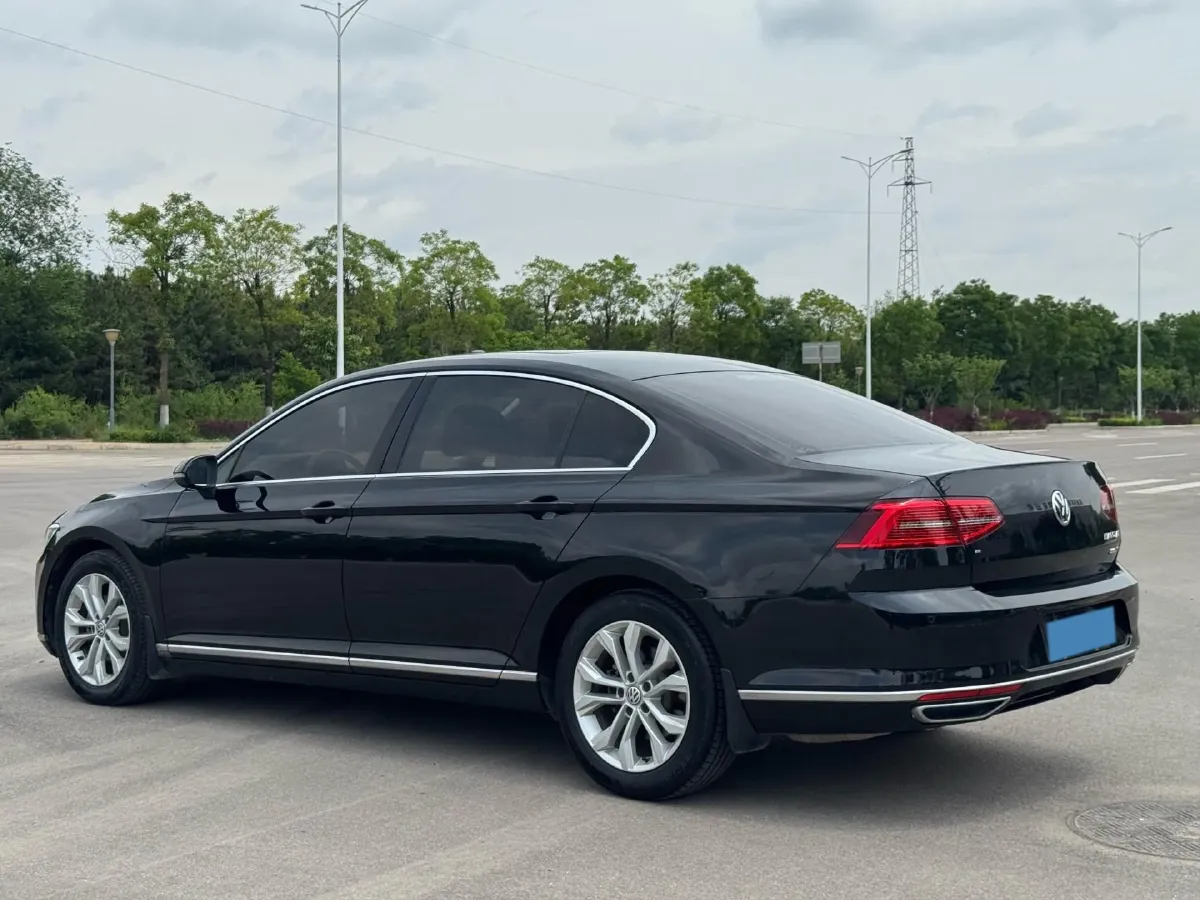 2018 Volkswagen Magotan 1.8T 180HP L4 7DCT,autocango,china used car exporter,china ev exporter,chinese used car exporter,chinese used ev exporter