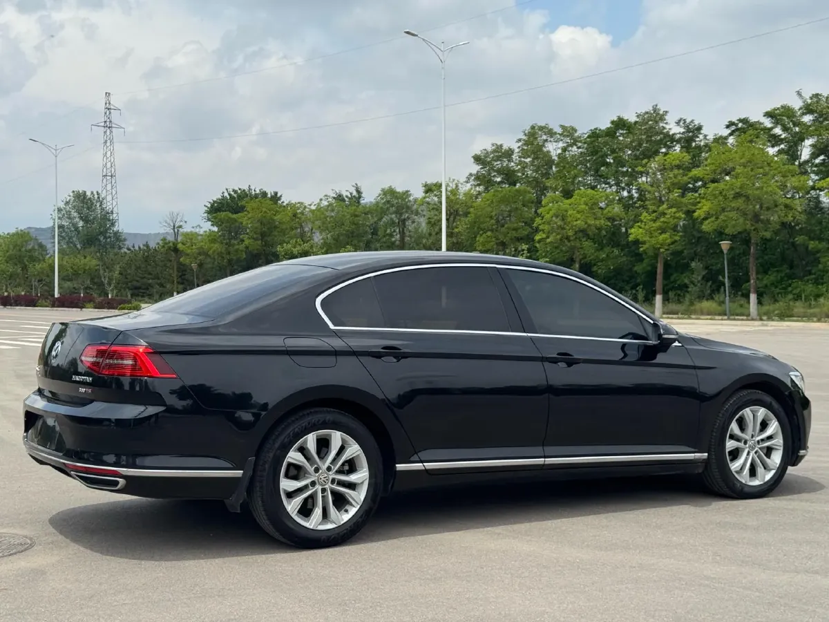 2018 Volkswagen Magotan 1.8T 180HP L4 7DCT,autocango,china used car exporter,china ev exporter,chinese used car exporter,chinese used ev exporter