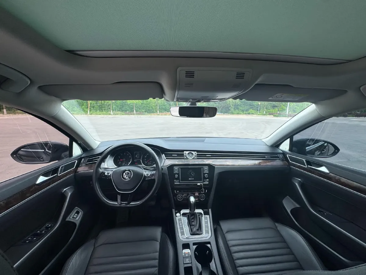 2018 Volkswagen Magotan 1.8T 180HP L4 7DCT,autocango,china used car exporter,china ev exporter,chinese used car exporter,chinese used ev exporter